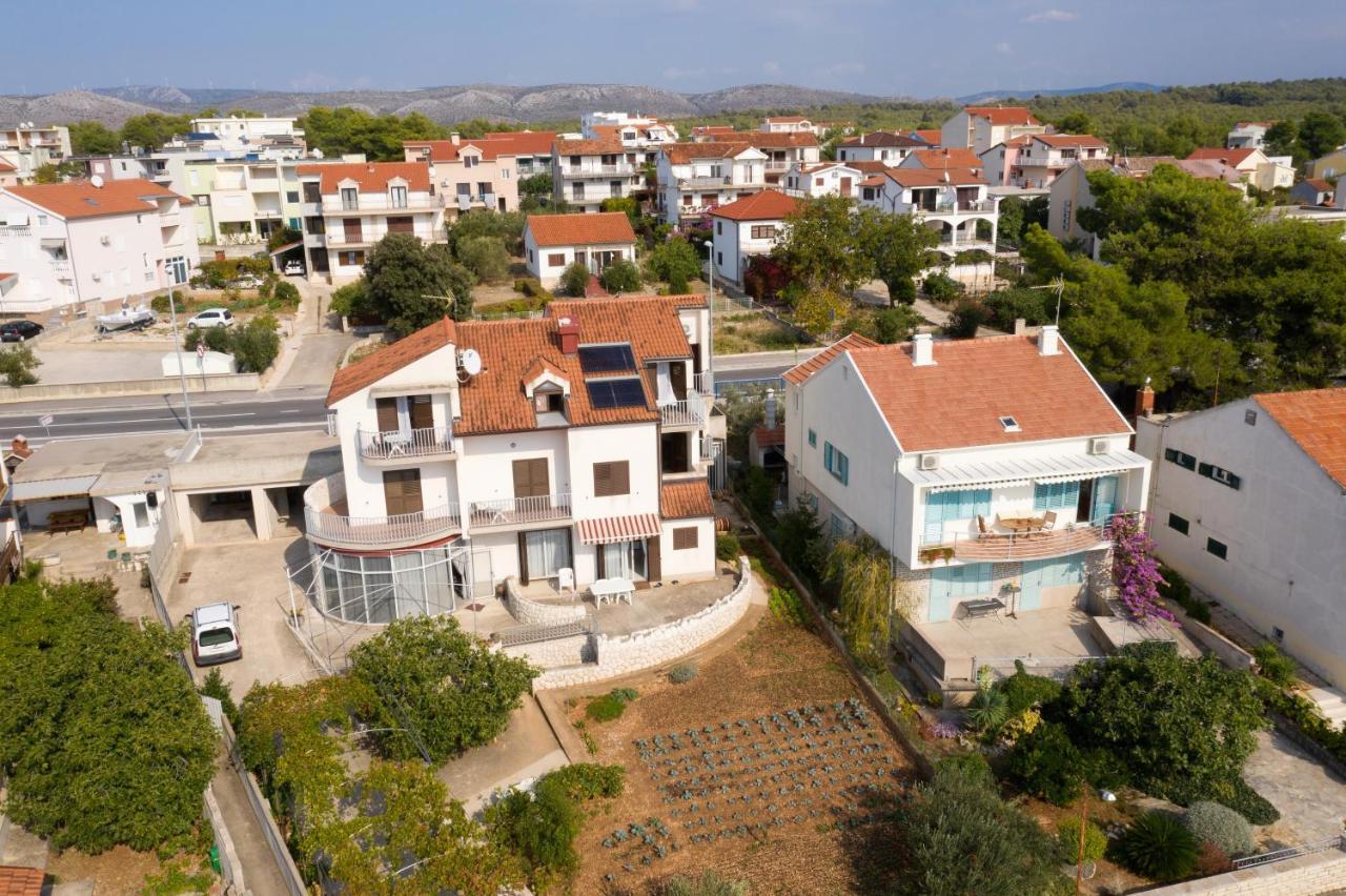 Apartments By The Sea Brodarica, Sibenik - 13615 エクステリア 写真
